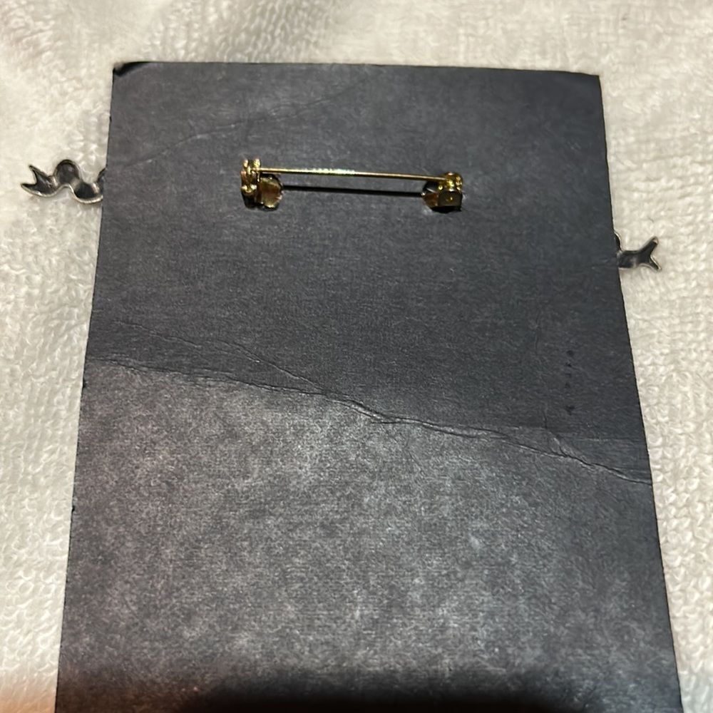 Brass Fantasies Heart & Ribbons Pin - Picture 5 of 5